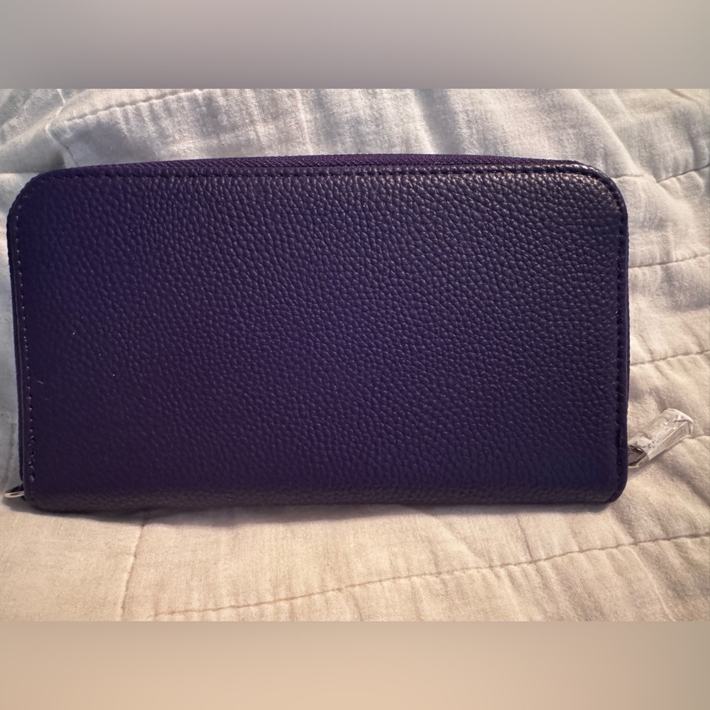 Thirty-one wallet, 14 card slots, zippered coin pocket